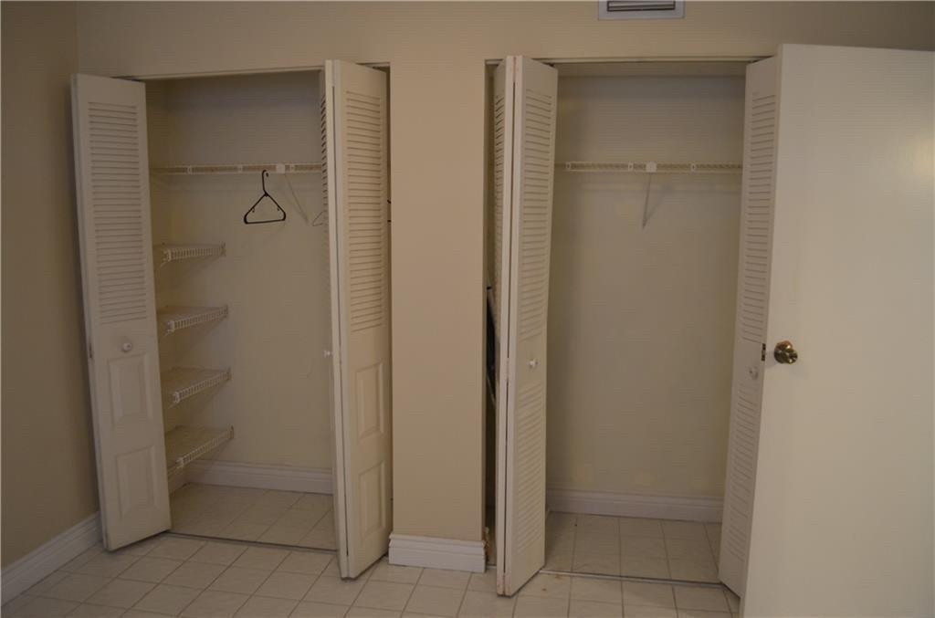 ORIOLE GOLF & TENNIS CLUB CONDO - Residential Lease