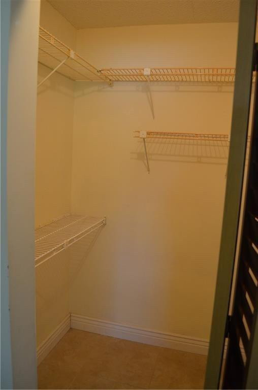 ORIOLE GOLF & TENNIS CLUB CONDO - Residential Lease