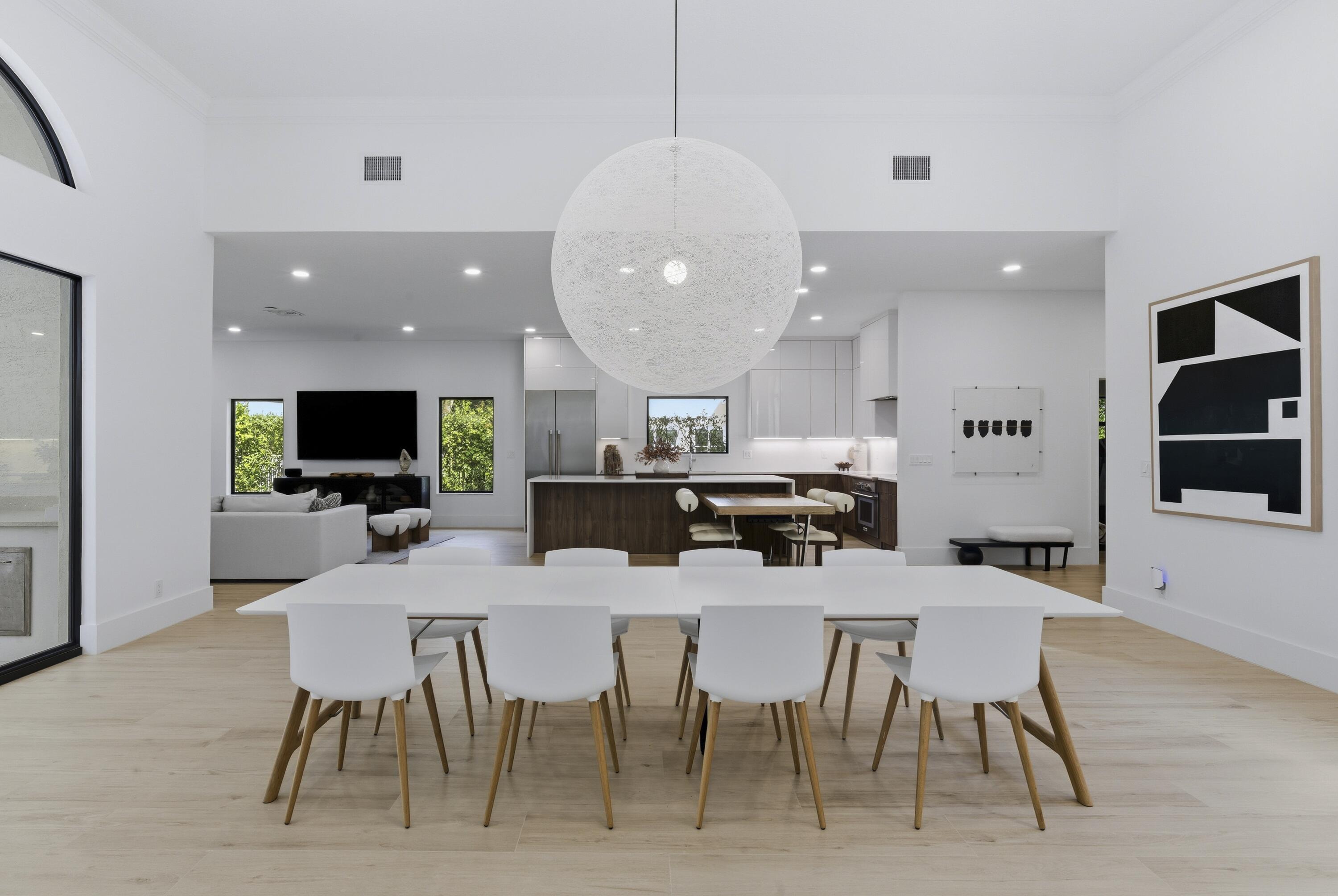 2557 Seminole Circle