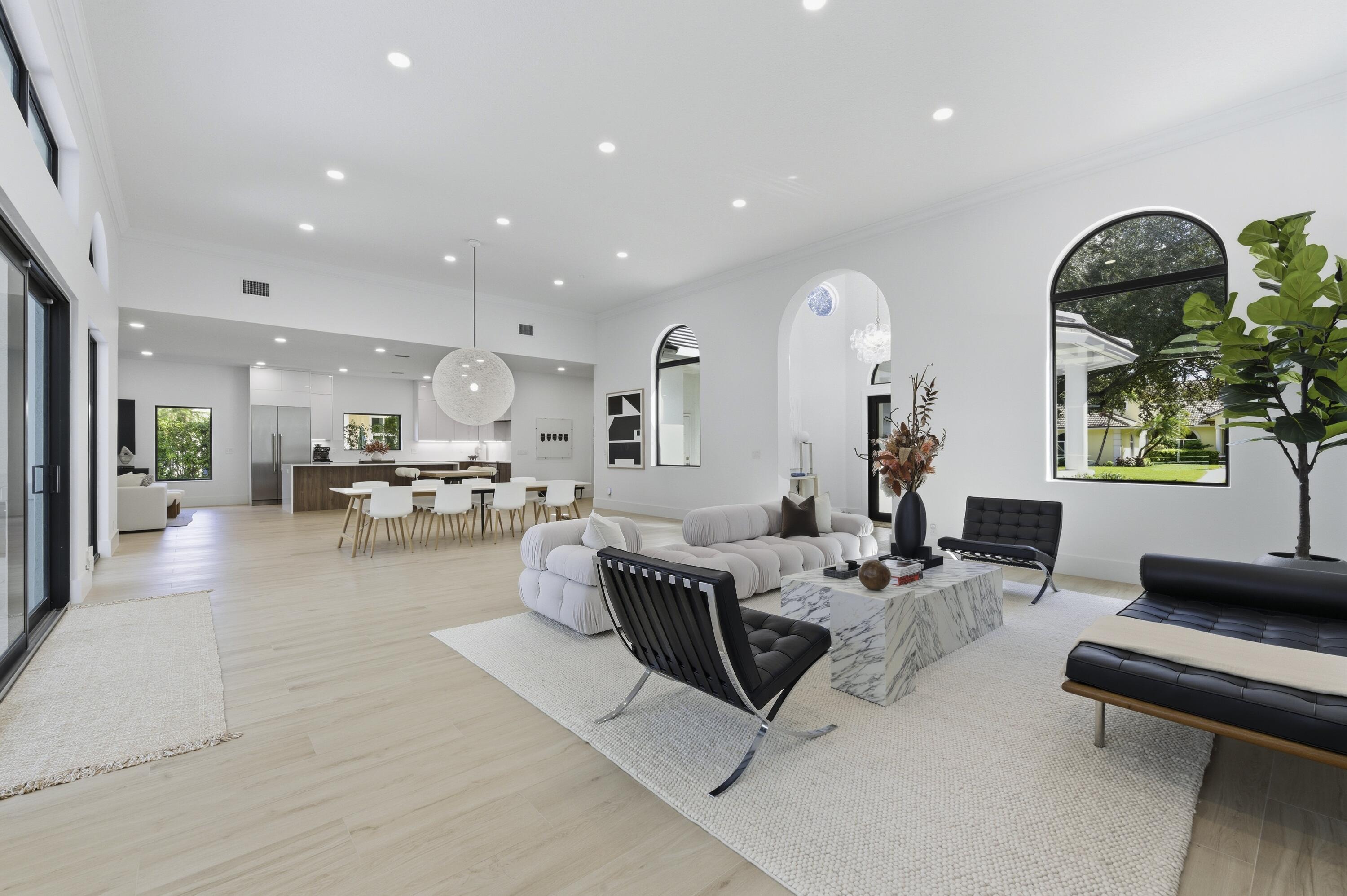 2557 Seminole Circle