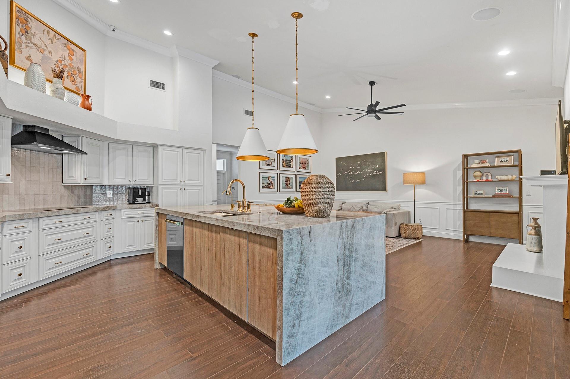 1021 NW 93rd Ter