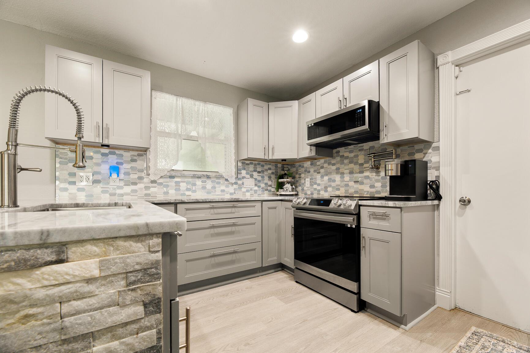 INDIAN RIVER ESTATES - Residential