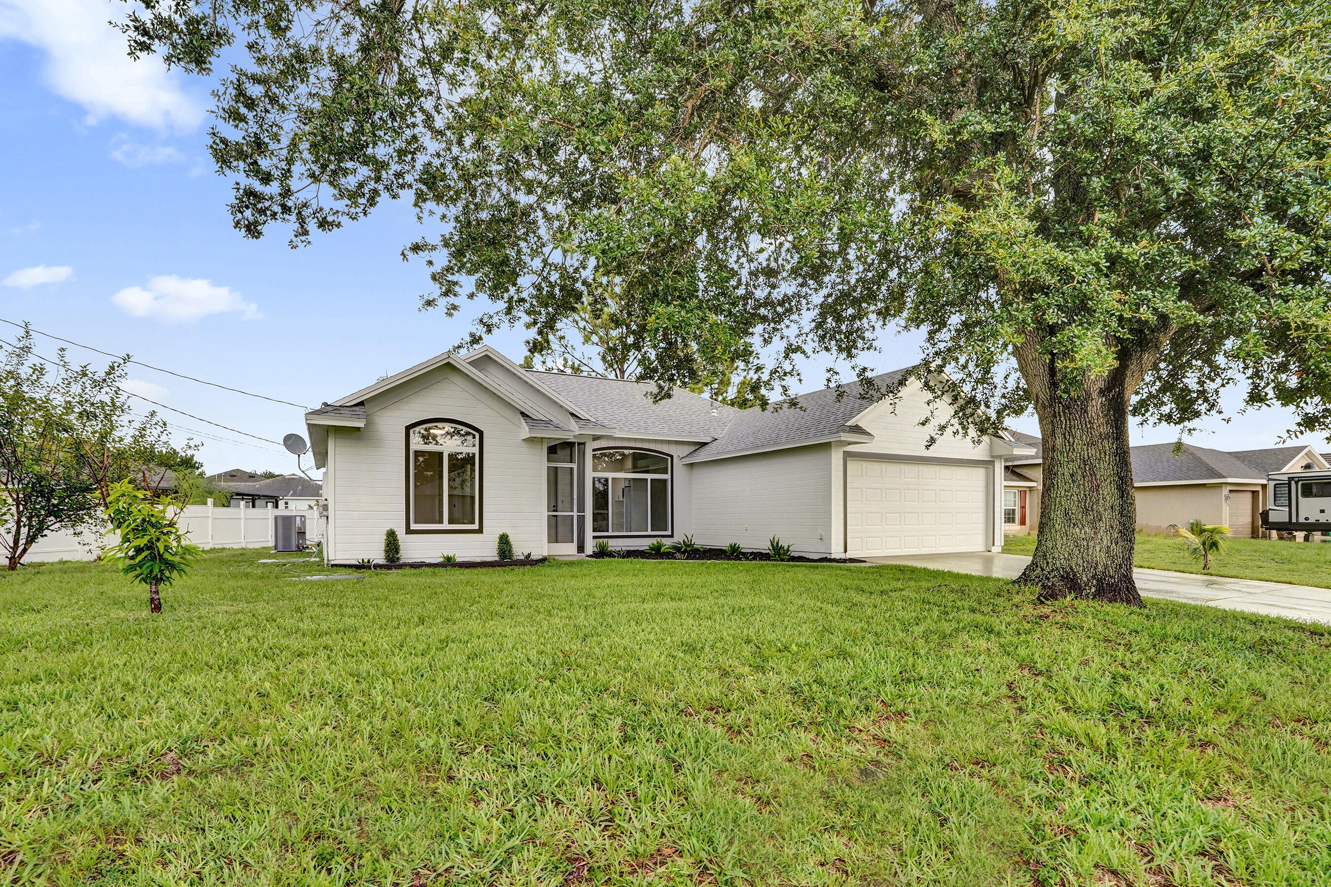 1237 SW Edinburgh Drive