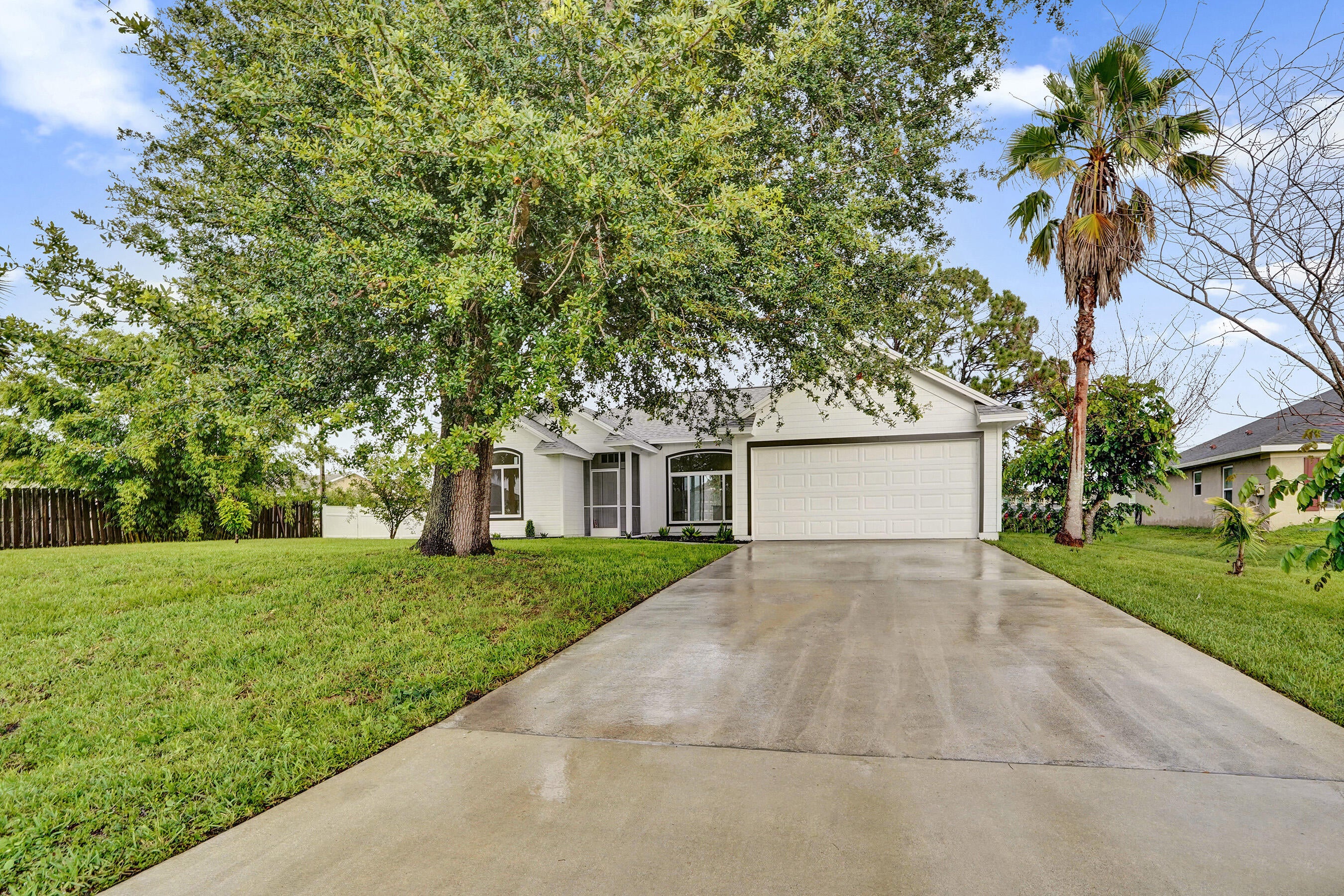 1237 SW Edinburgh Drive