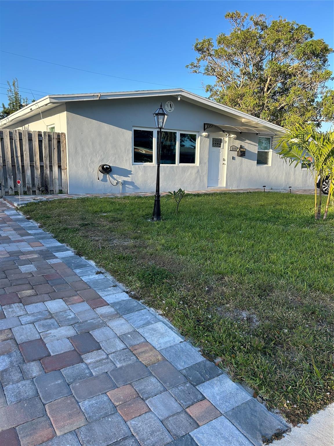 917 W Duval St