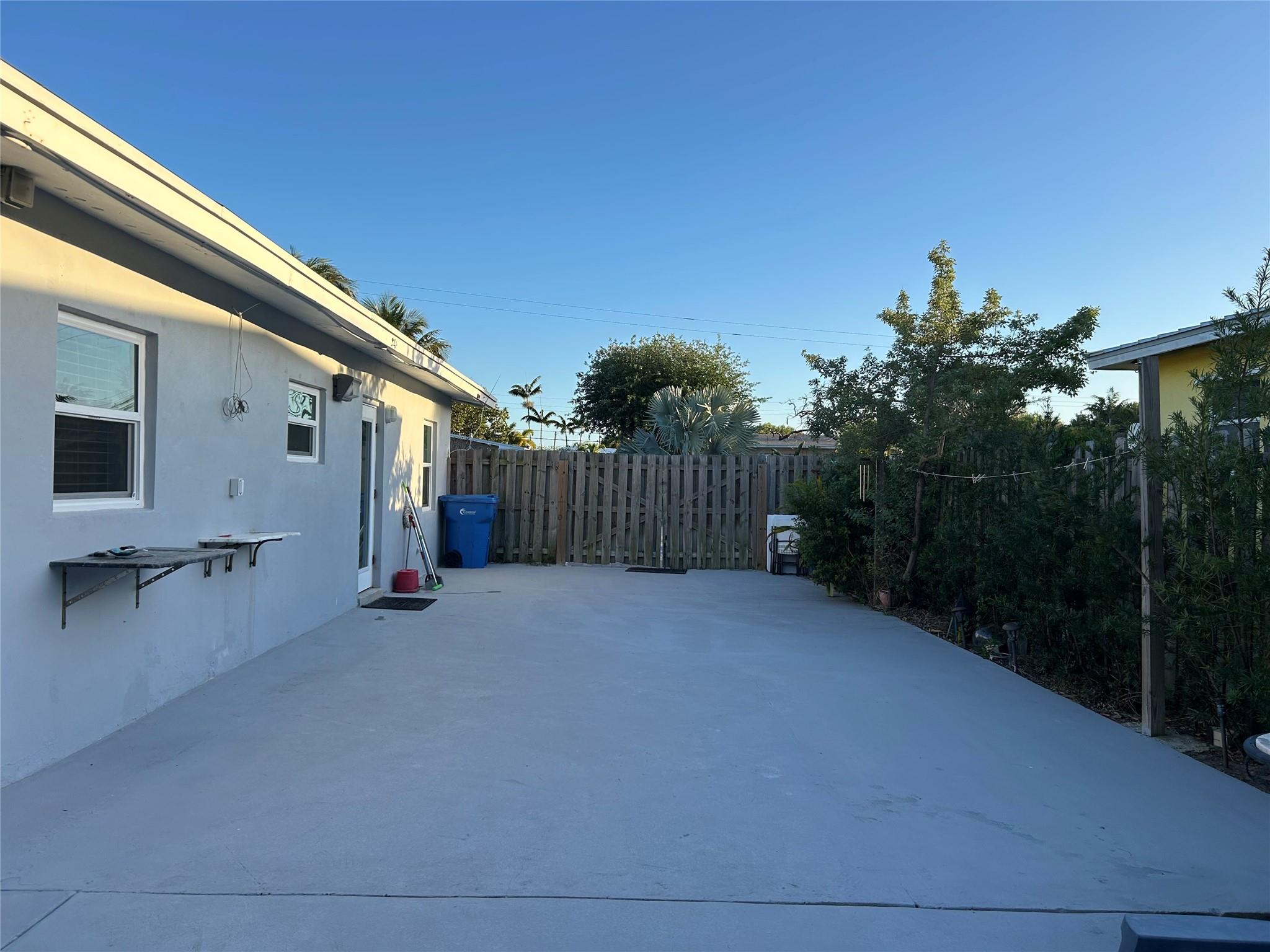 917 W Duval St