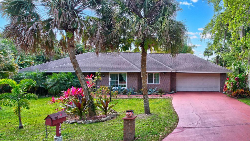 Photo of 3601 Wilderness Drive W, Fort Pierce, FL 34982 (MLS # R10964102)