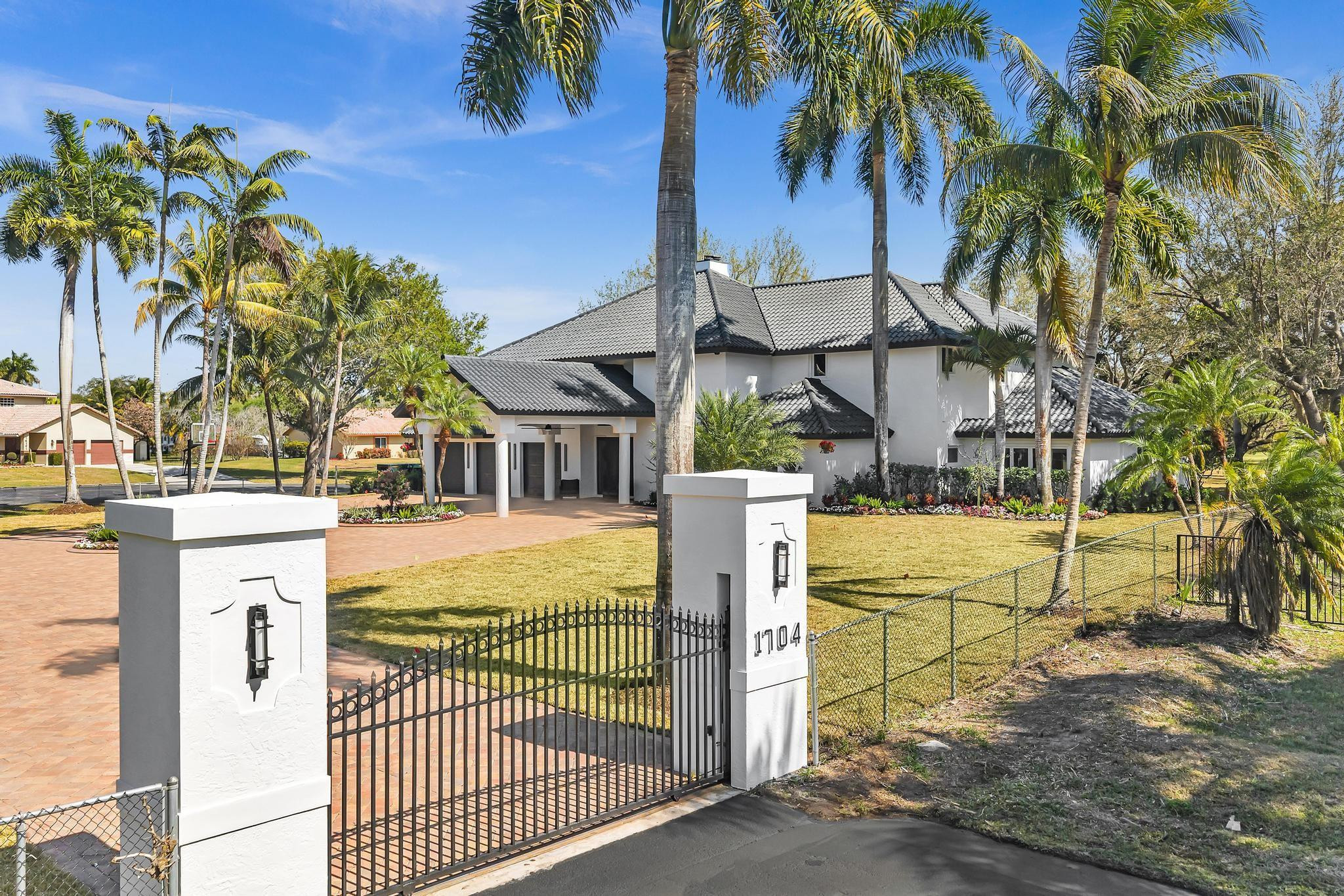 1704 SW 142nd Avenue