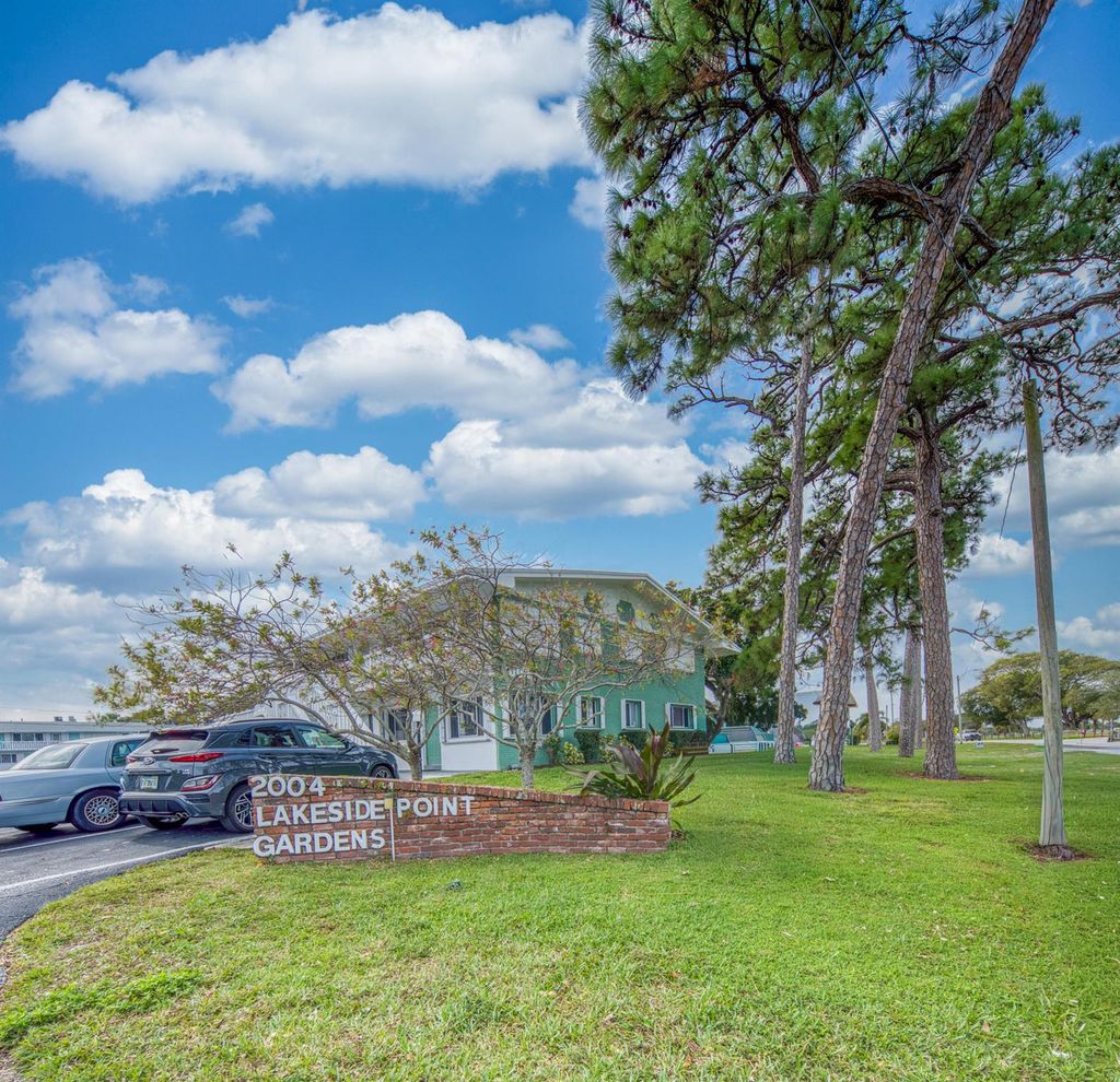 Photo of 2004 Lake Osborne Drive #1, Lake Worth Beach, FL 33461 (MLS # R11147445)