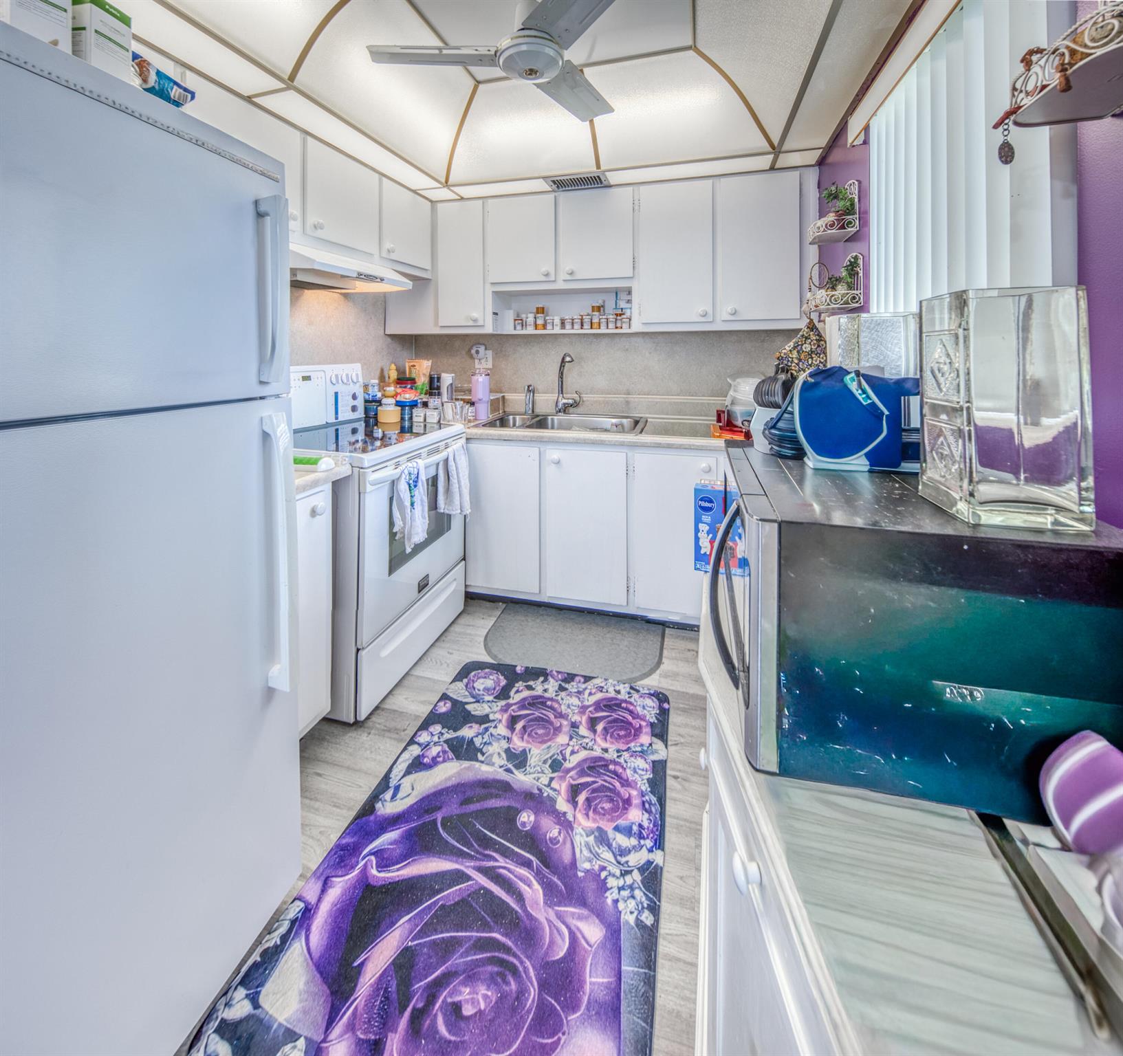 LAKESIDE POINT APT NO 2 C - Residential