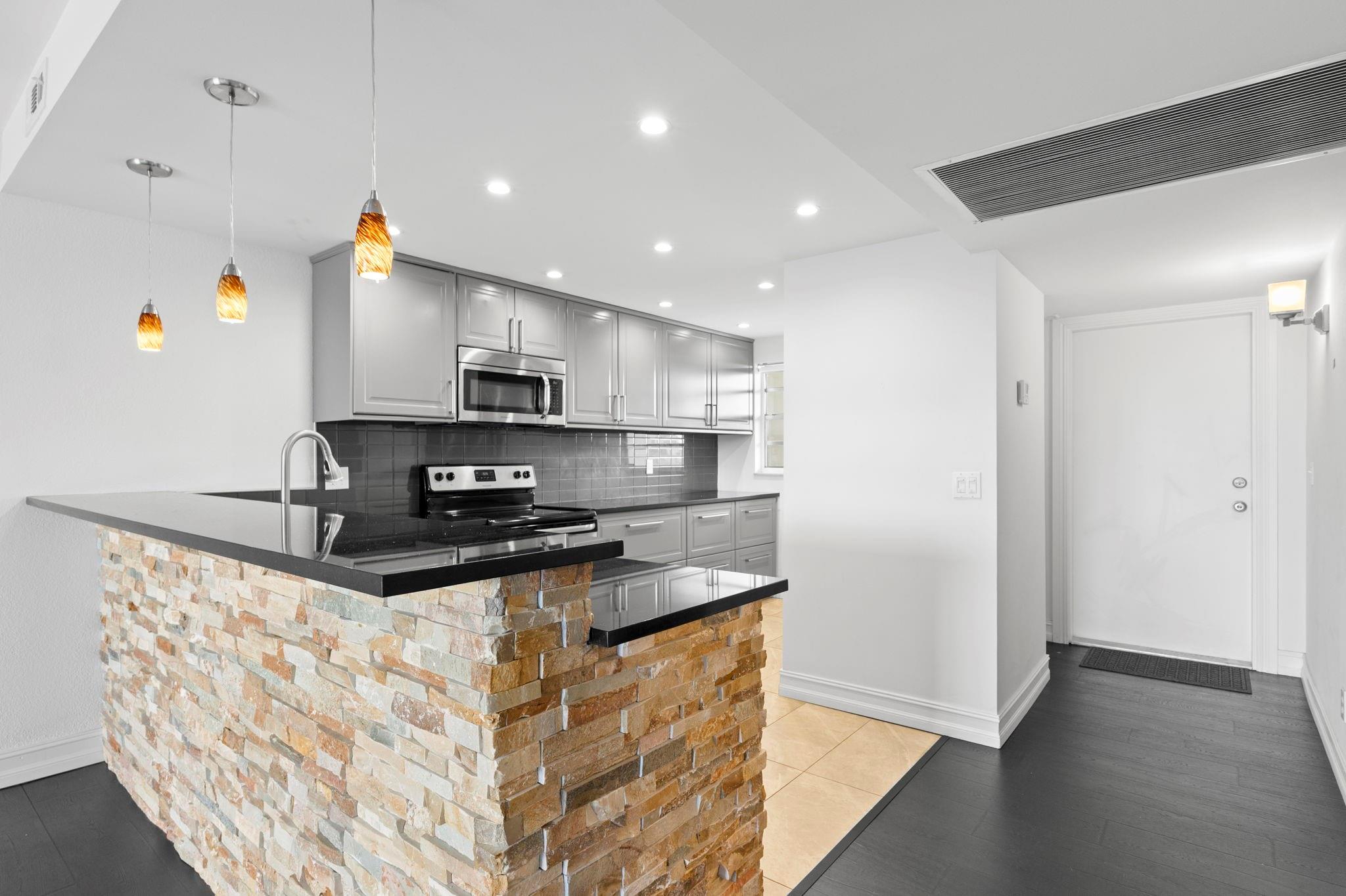 Poinciana 7 Of Pine Islan - Residential Lease
