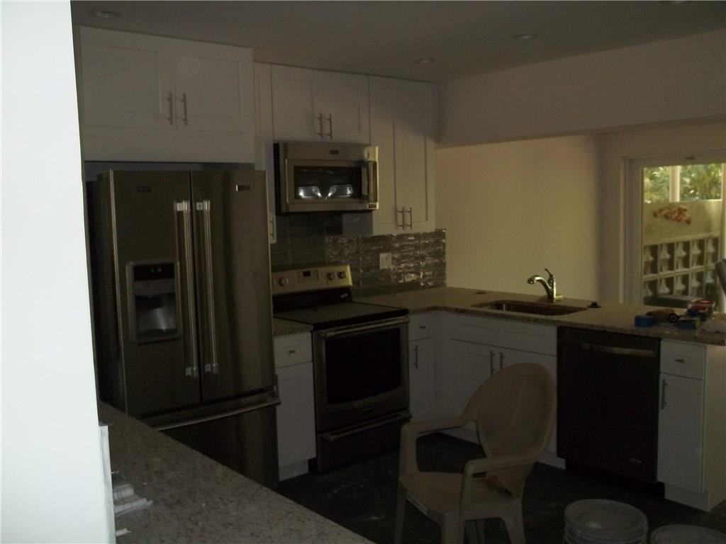 FLORANADA RIDGE SEC A 30- - Residential Lease