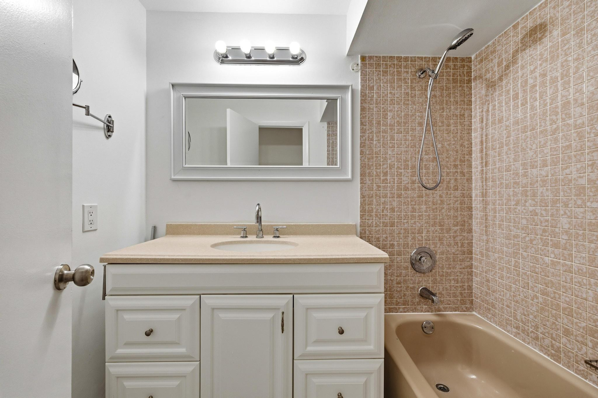 Guardian Estates 81-41 B - Residential Lease