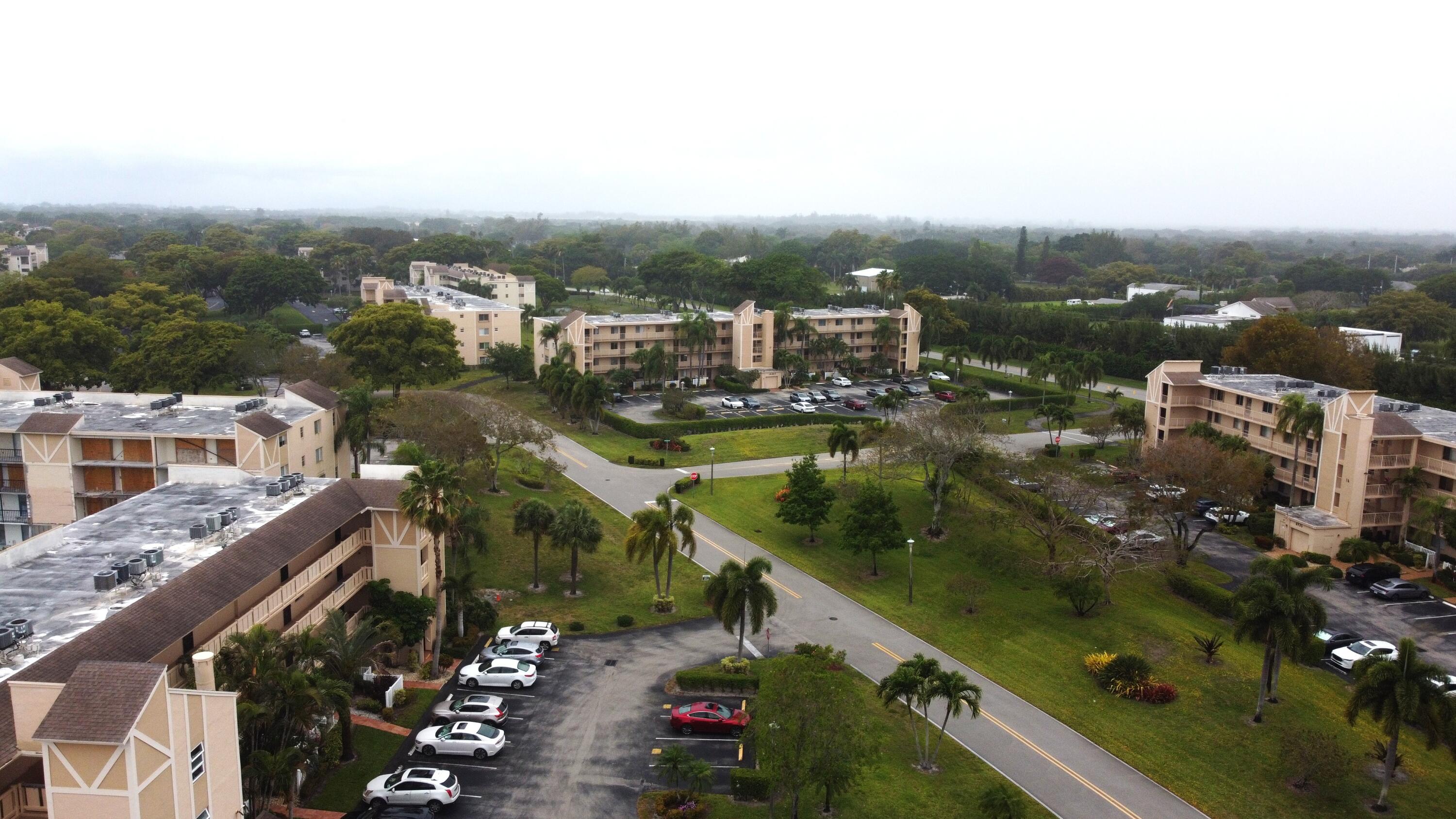 HUNTINGTON LAKES SEC TWO CONDOS - Residential Lease