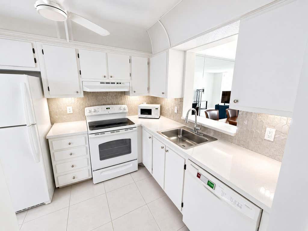 Photo of 14307 Bedford Drive #302, Delray Beach, FL 33446 (MLS # B26017340)
