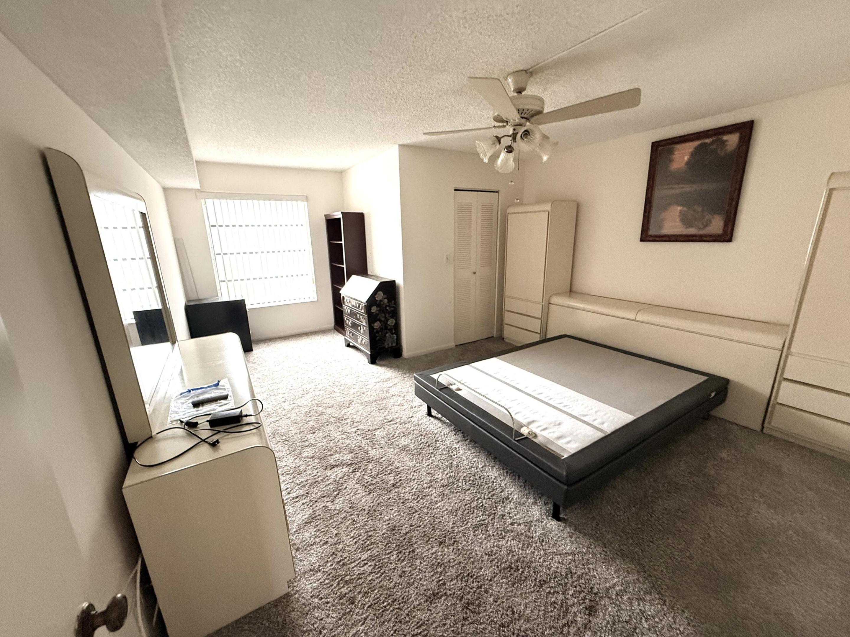 HUNTINGTON LAKES SEC TWO CONDOS - Residential Lease