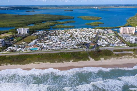 A home in Hutchinson Island