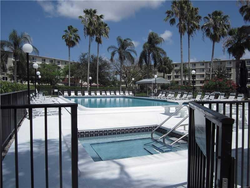 CYPRESS BEND CONDO VII - Residential