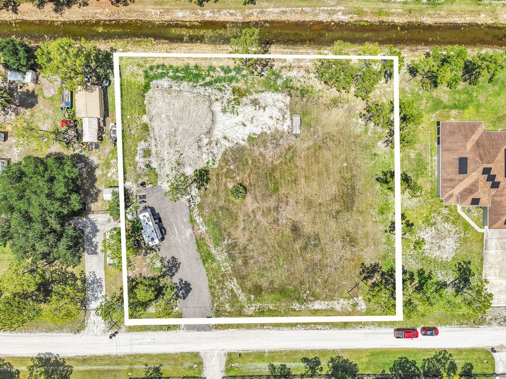 Photo of 17147 71st Lane N, Loxahatchee, FL 33470 (MLS # B26022118)