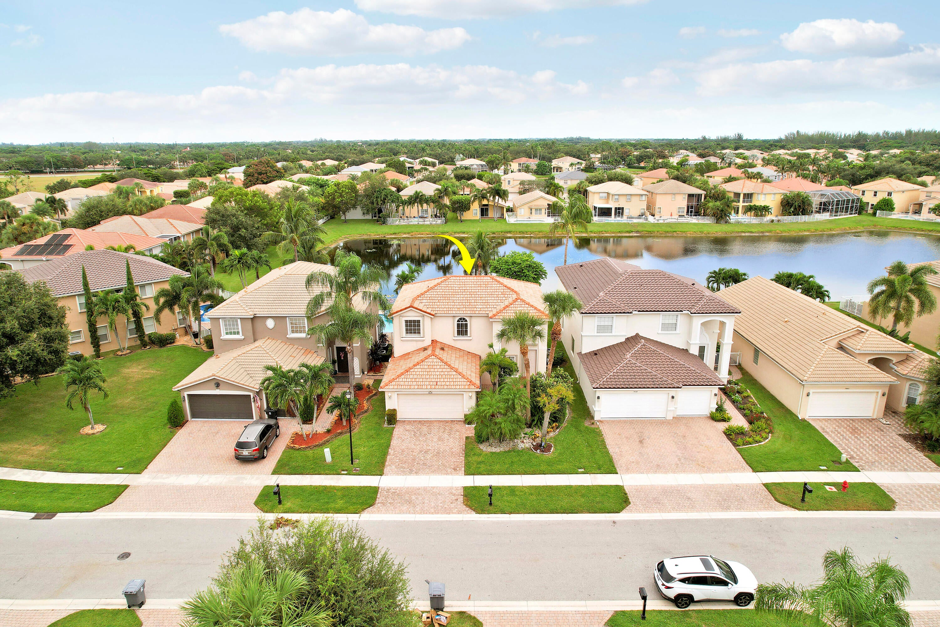 Properties 7428 VIA LURIA