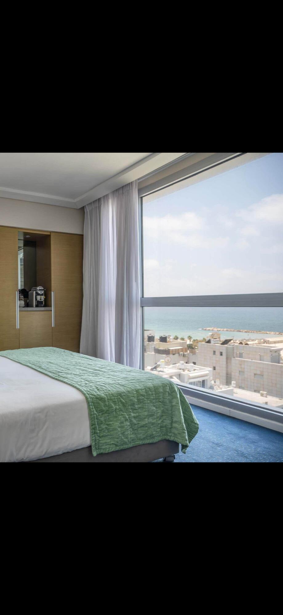 204 E Jaffa N