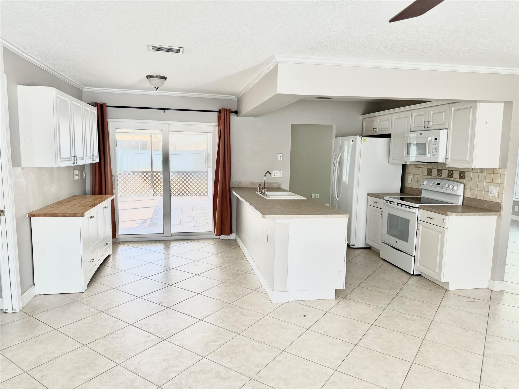 BRENTWOOD VILLAGE - Residential Lease