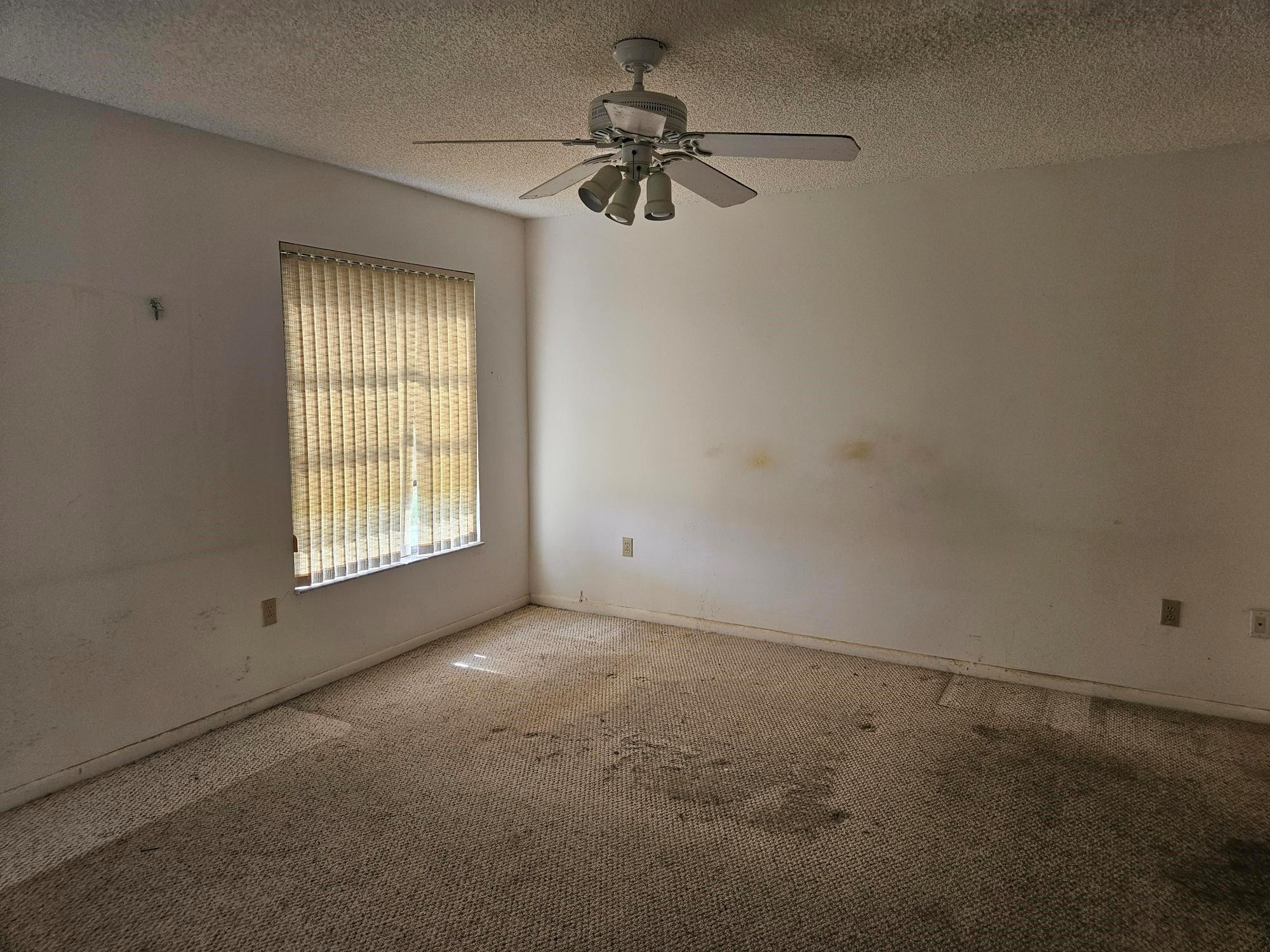 HUNTINGTON POINTE - Residential