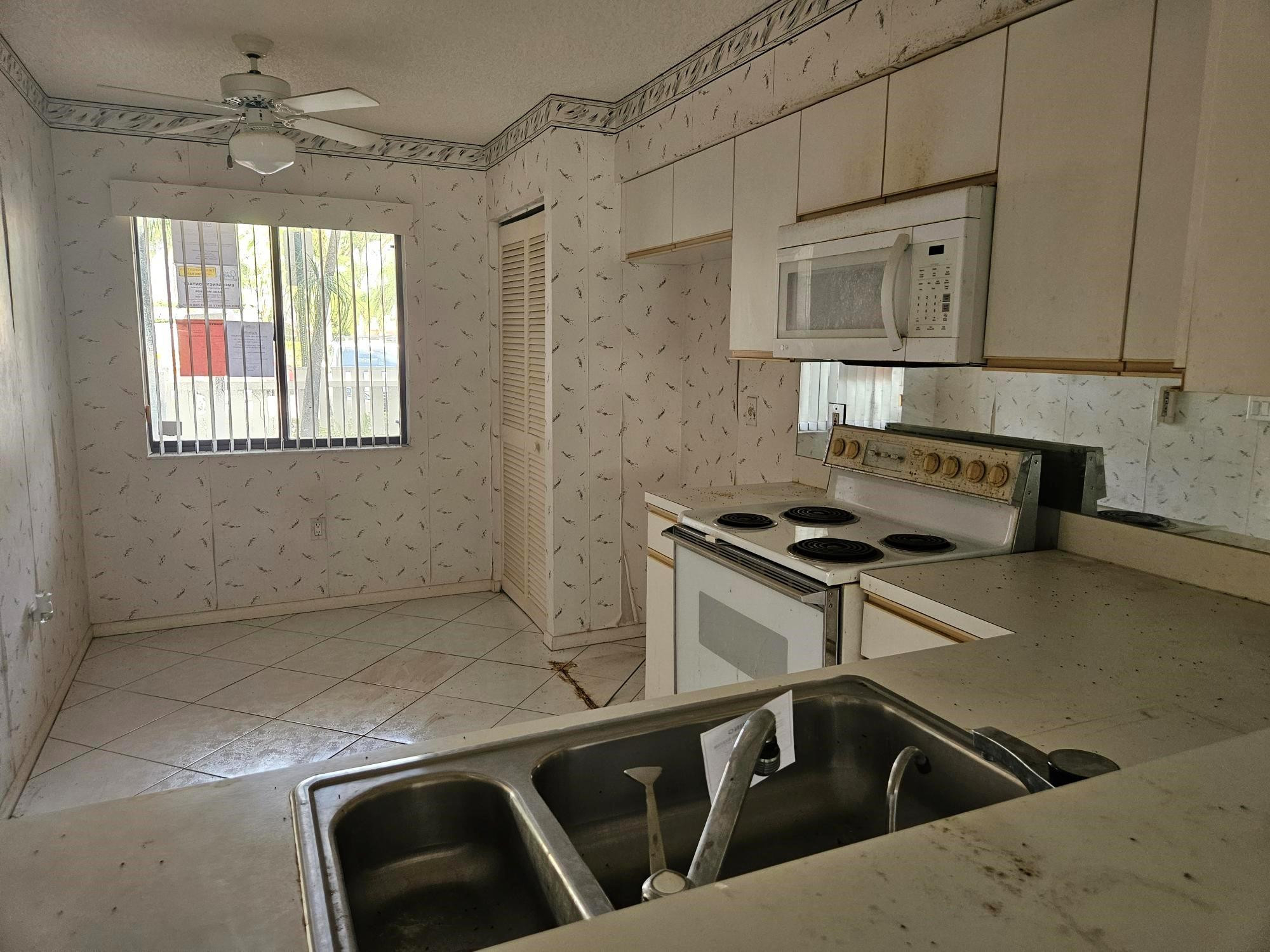 6065 Pointe Regal Circle 105