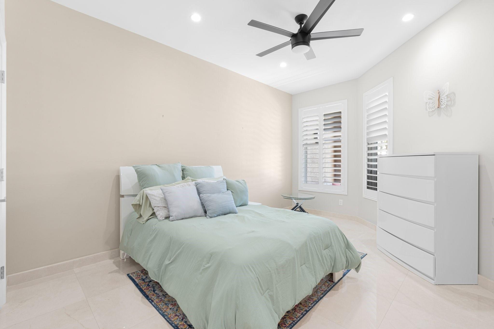 Lauderdale Isle - Residential