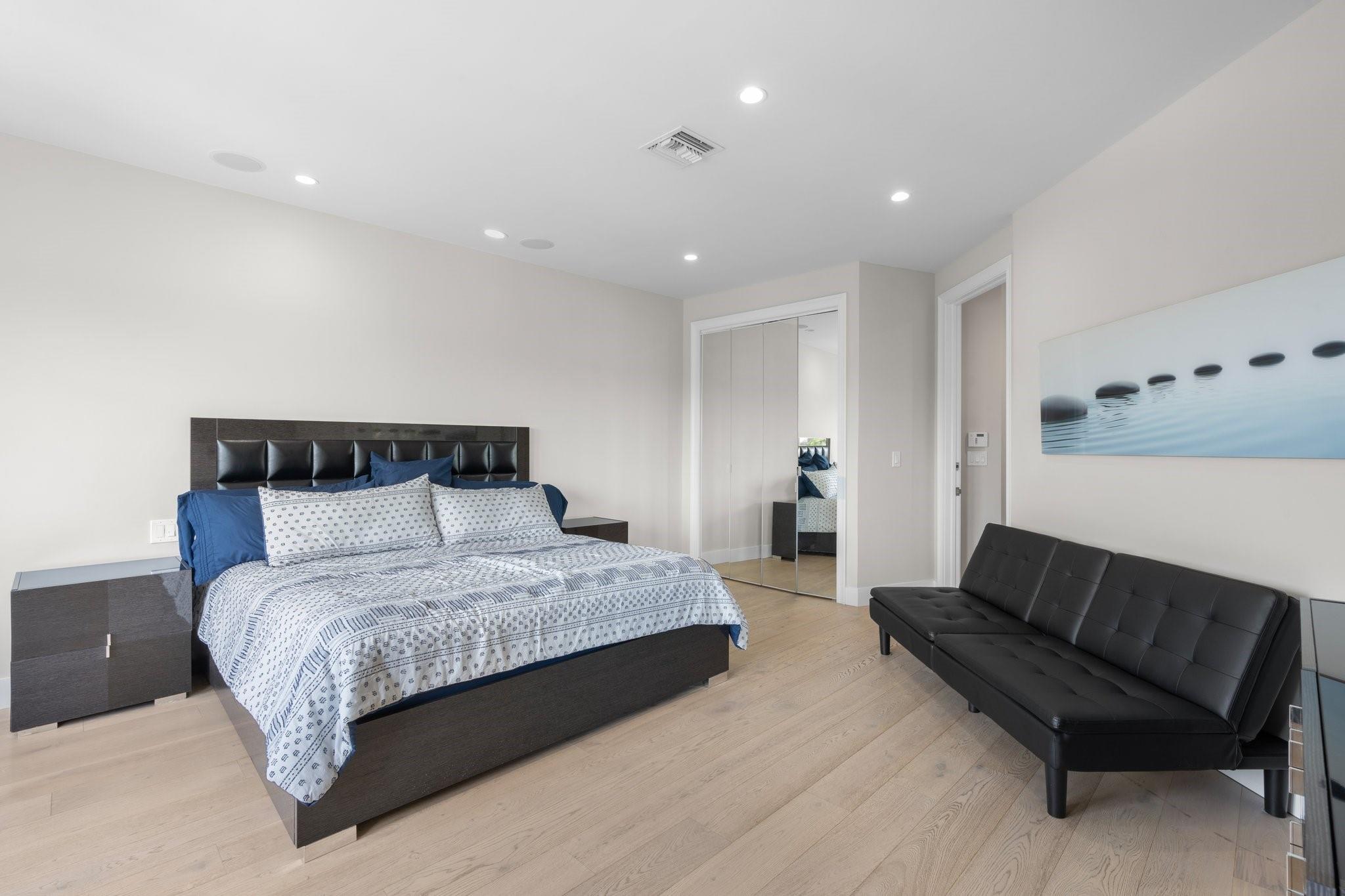 Lauderdale Isle - Residential