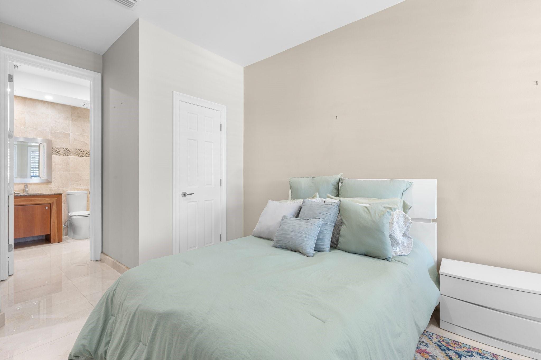 Lauderdale Isle - Residential