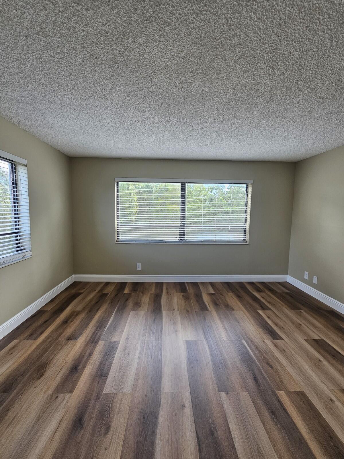 PRESIDENTIAL GOLFVIEW CONDO - Residential Lease