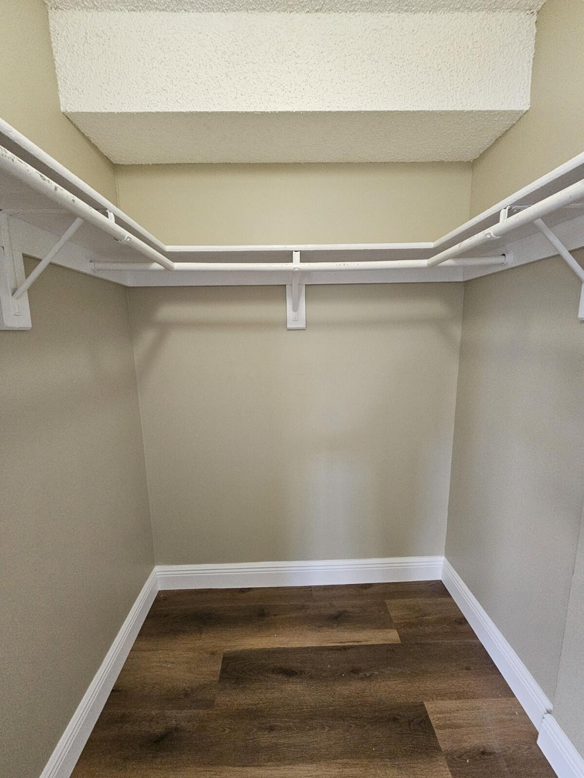 PRESIDENTIAL GOLFVIEW CONDO - Residential Lease