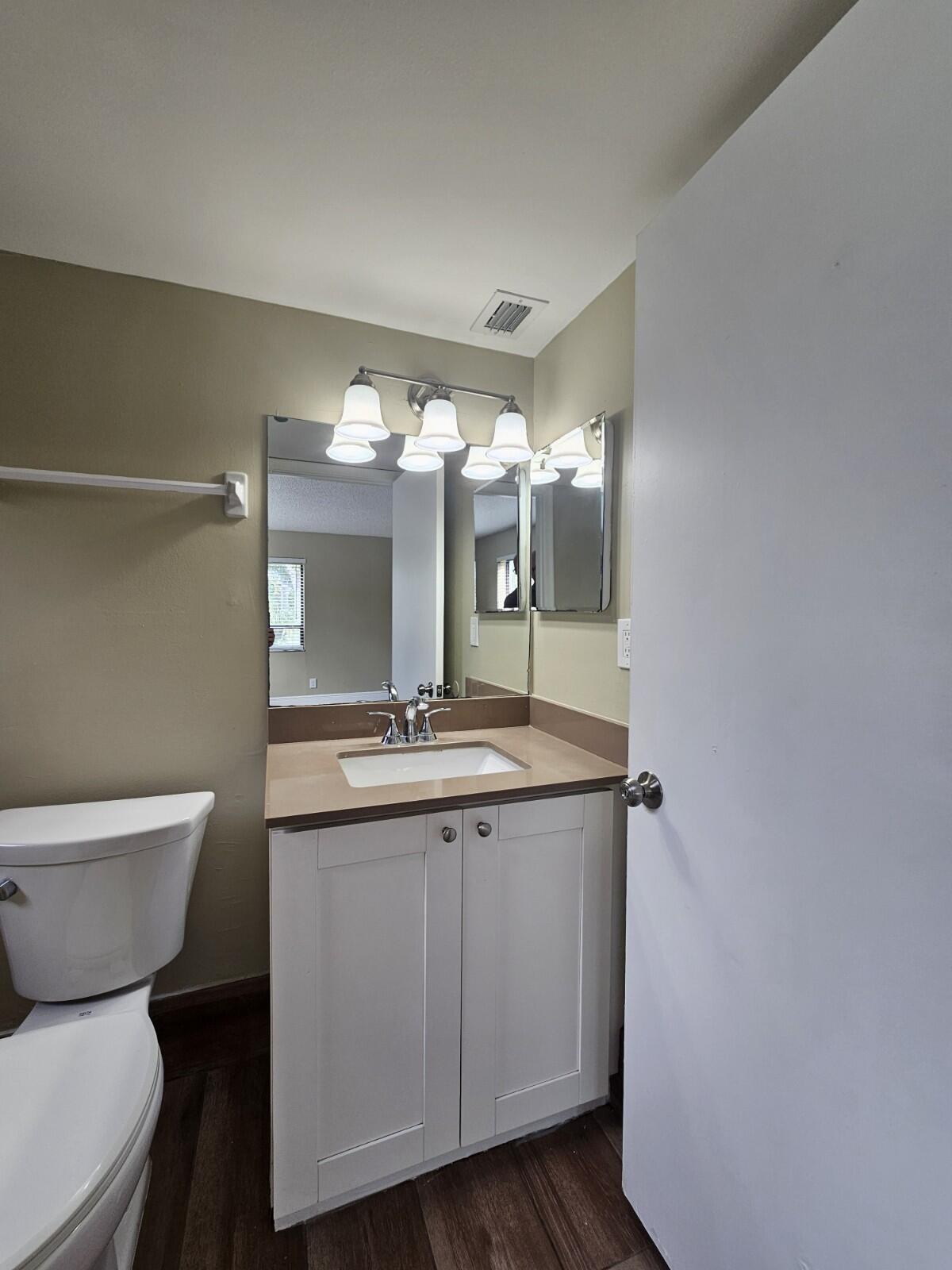 PRESIDENTIAL GOLFVIEW CONDO - Residential Lease