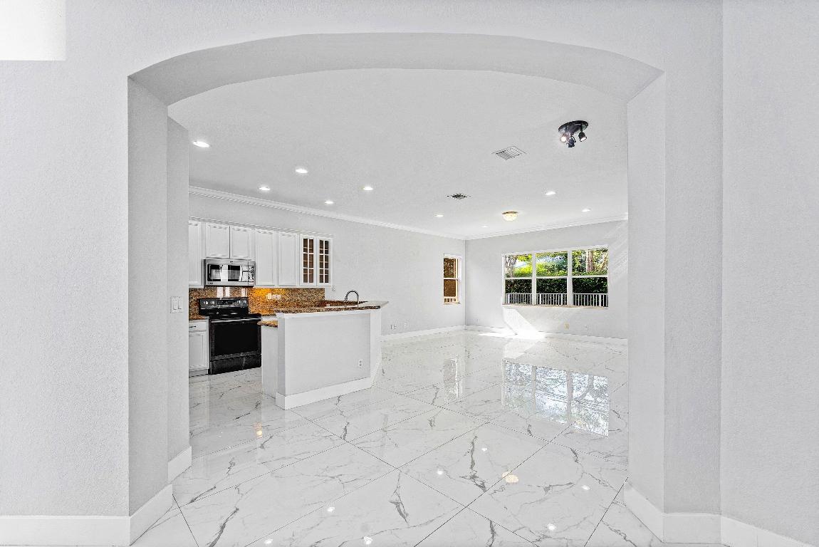 ISLES AT WESTON - Residential