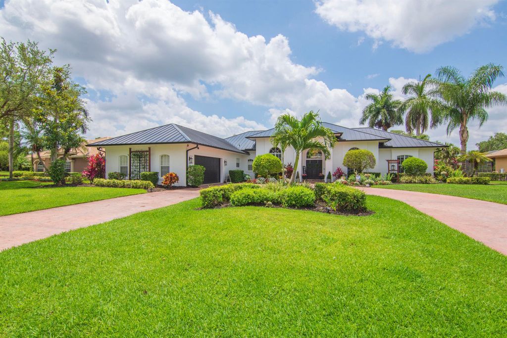 Photo of 9515 Laurelwood Court, Fort Pierce, FL 34951 (MLS # R10989860)