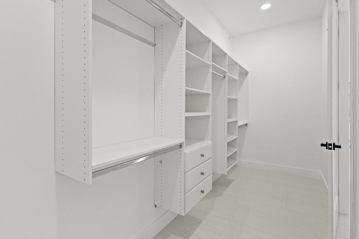 14-43-40~ S 247.9 FT OF N   3202.7 FT OF E 209.6 F - Residential