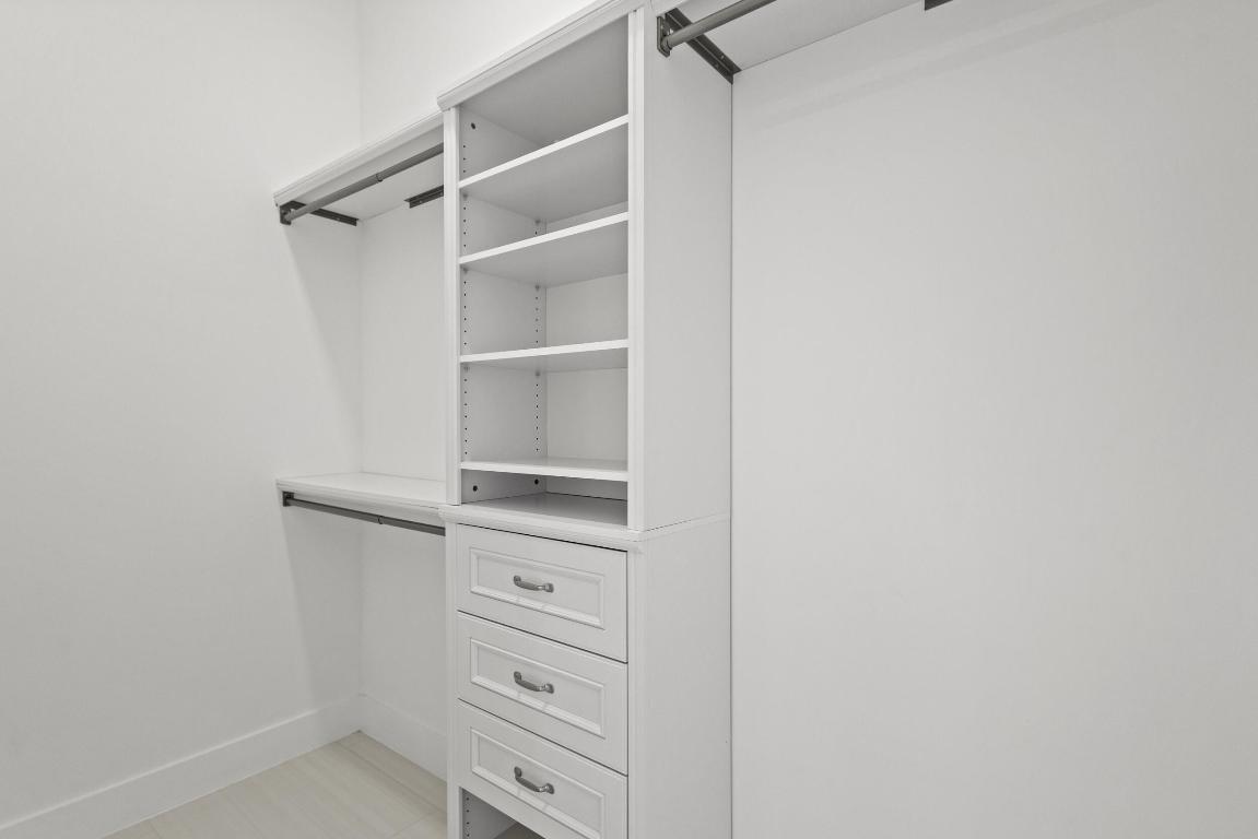 14-43-40~ S 247.9 FT OF N   3202.7 FT OF E 209.6 F - Residential