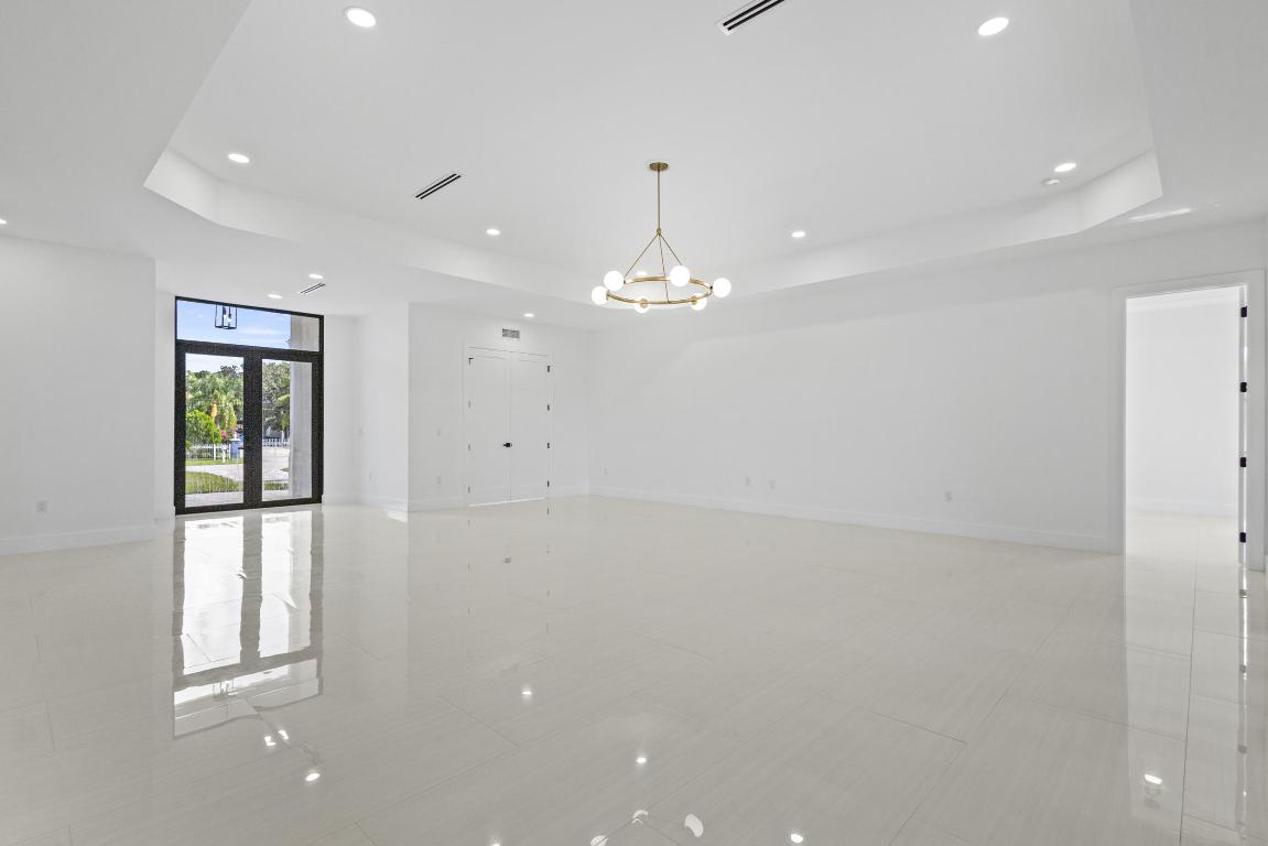 14-43-40~ S 247.9 FT OF N   3202.7 FT OF E 209.6 F - Residential