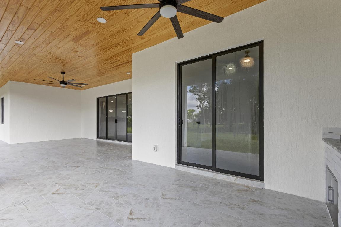 14-43-40~ S 247.9 FT OF N   3202.7 FT OF E 209.6 F - Residential