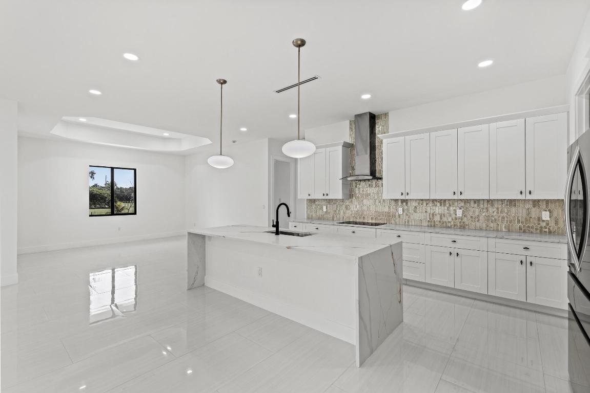 14-43-40~ S 247.9 FT OF N   3202.7 FT OF E 209.6 F - Residential