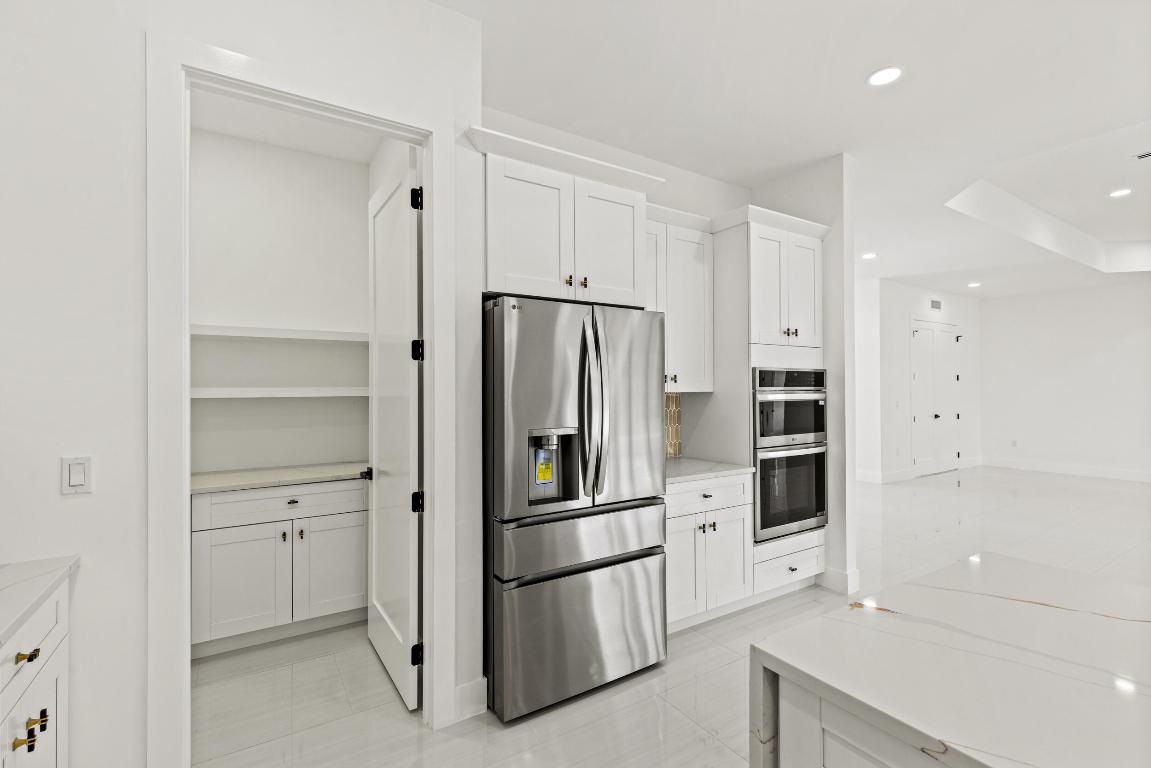 14-43-40~ S 247.9 FT OF N   3202.7 FT OF E 209.6 F - Residential