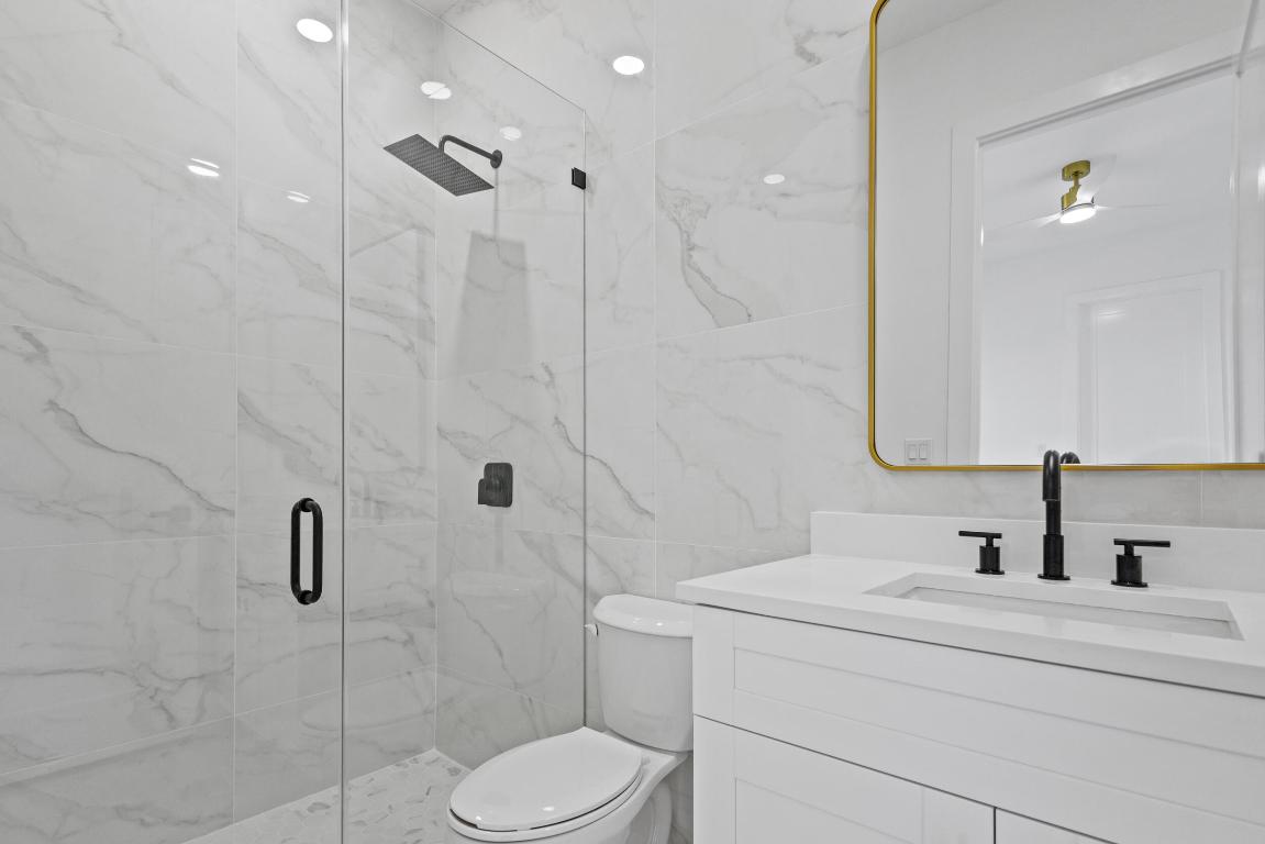 14-43-40~ S 247.9 FT OF N   3202.7 FT OF E 209.6 F - Residential