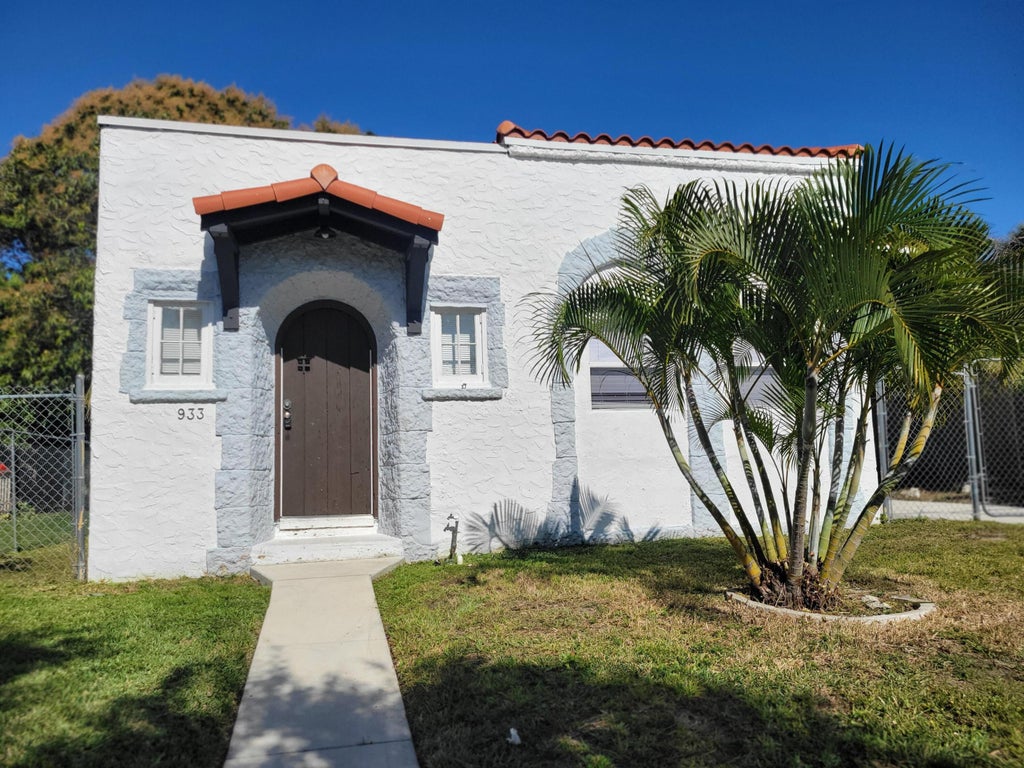 Photo of 933 37th Street, West Palm Beach, FL 33407 (MLS # B26031354)