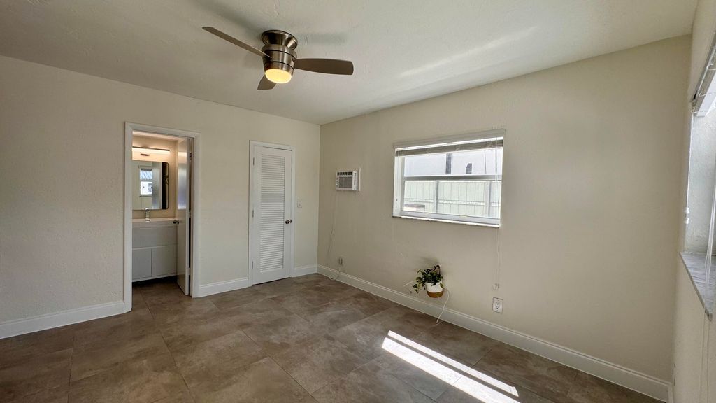 Photo of 3684 NE 11th Ave #Unit 2, Oakland Park, FL 33334 (MLS # B26000663)