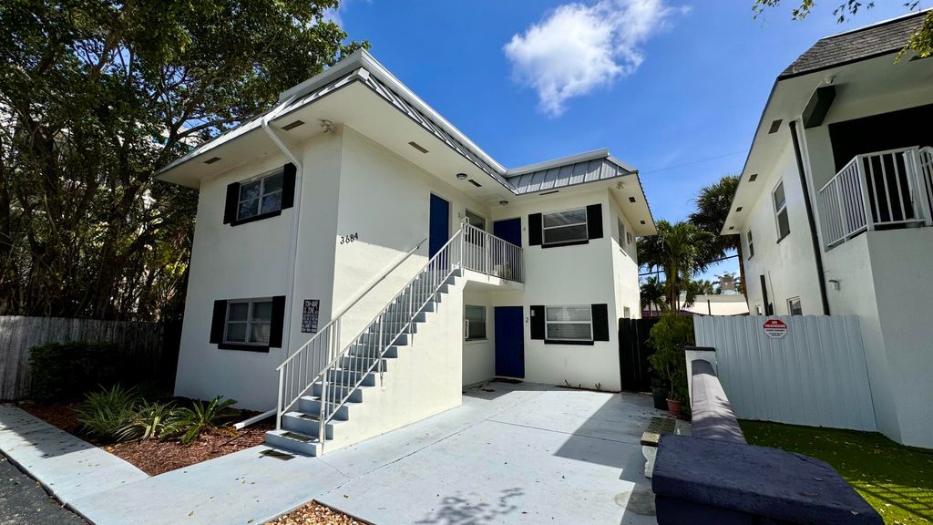 Photo of 3684 NE 11th Ave #Unit 2, Oakland Park, FL 33334 (MLS # B26000663)