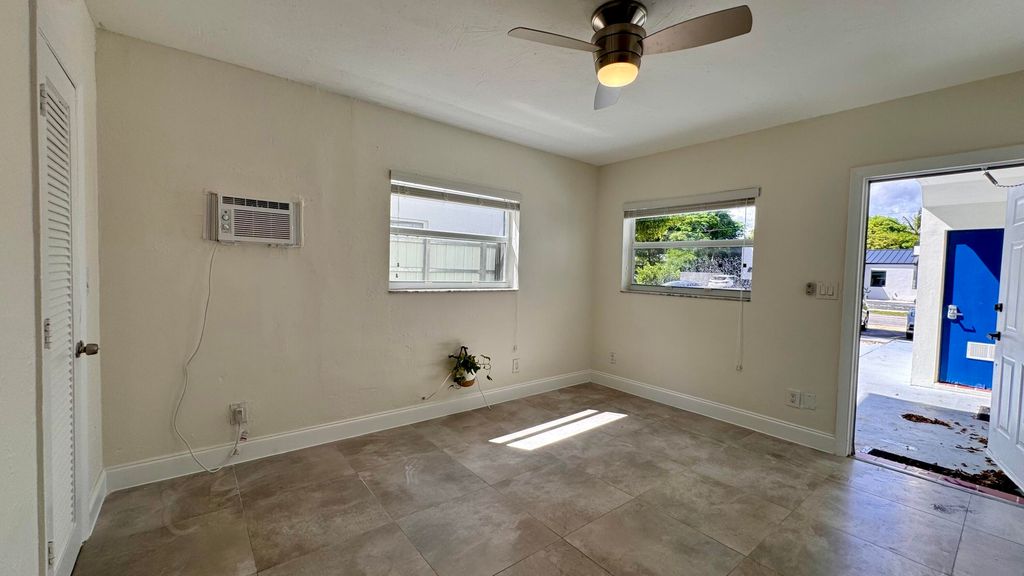 Photo of 3684 NE 11th Ave #Unit 2, Oakland Park, FL 33334 (MLS # B26000663)