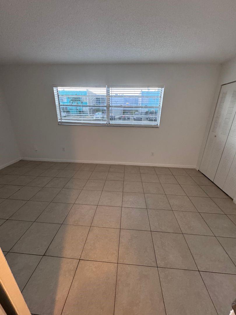 Margate Realty 1 42-42 B - Residential Lease