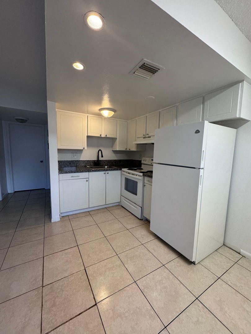 Margate Realty 1 42-42 B - Residential Lease