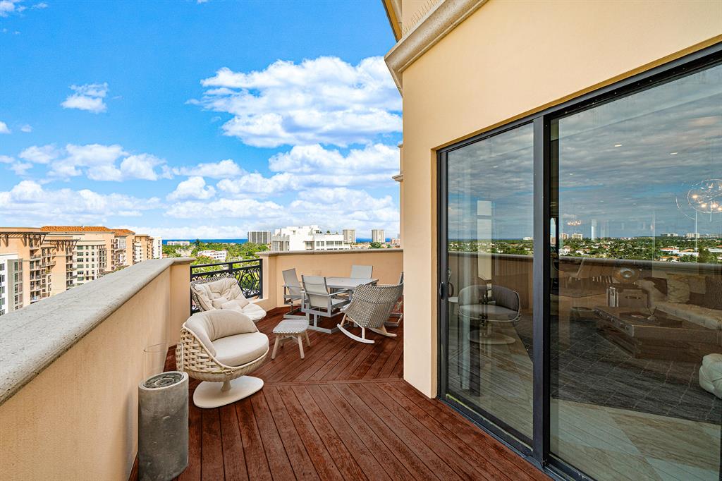 200 EAST PALMETTO PARK CO - Residential